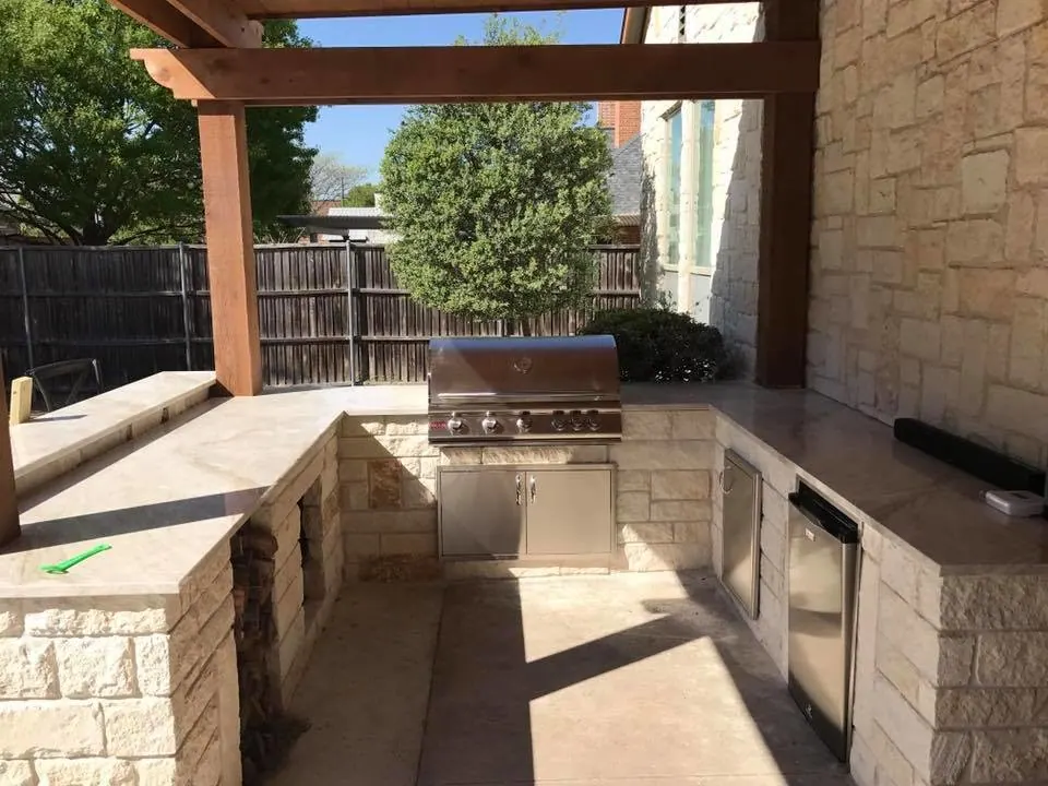 Outdoor Living project by Aqua Aesthetics Pools in DFW